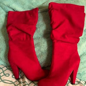 Absolutely GORGEOUS Red Boots, sooooo sexy!